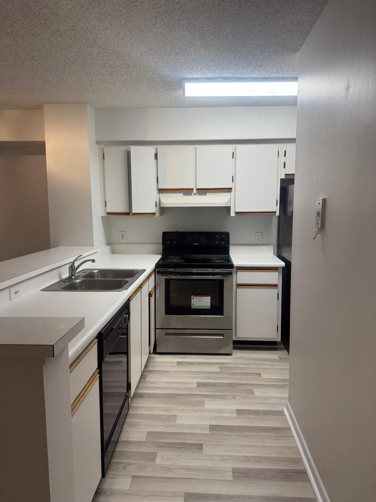 560 South Park Road - 13-7